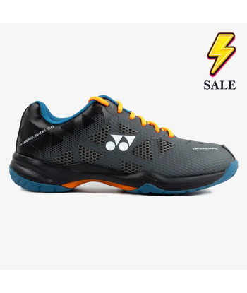 Yonex Power Cushion 50 (Dark Grey) est présent 