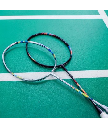 Yonex Nanoflare 700 Play (Silver/Sky Blue) 2024 rembourrage situé sous